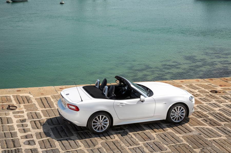  Fiat 124 Spider 2016 года  (фото 52 из 75)